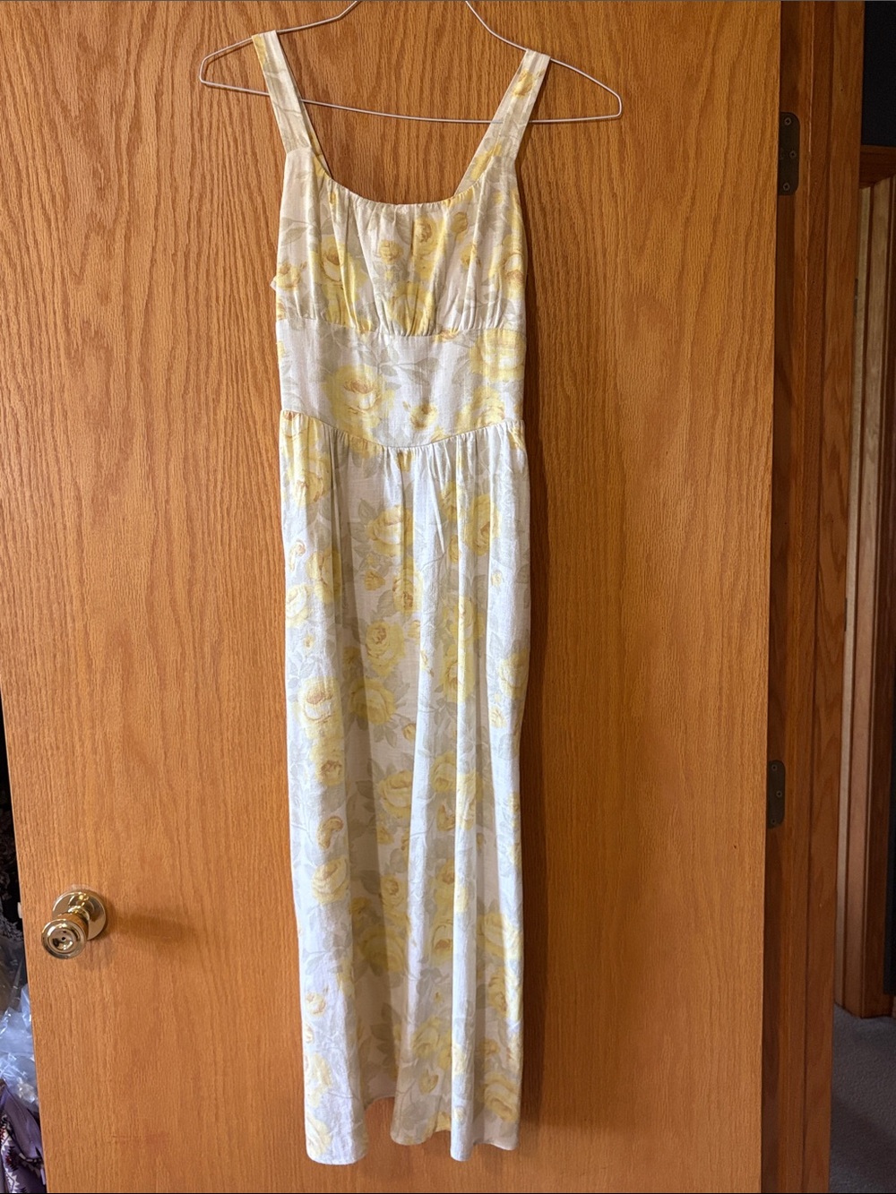 Sleeveless Floral Maxi Dress in Pale Yellow and White